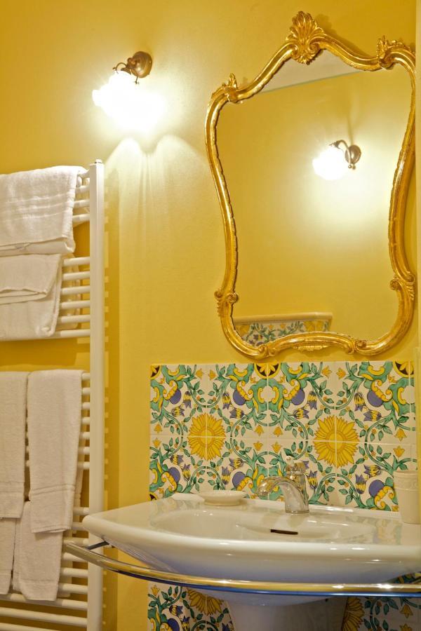 Antica Residenza Cicogna Bed & Breakfast เซียนา ภายนอก รูปภาพ