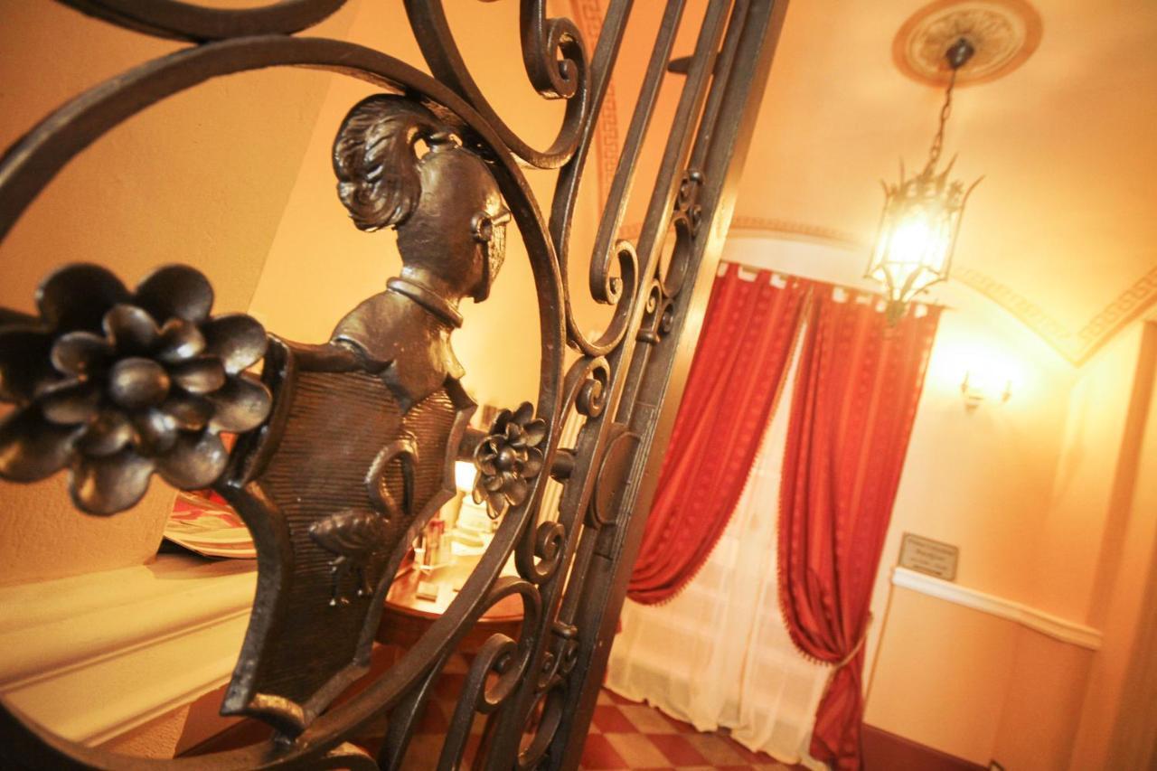Antica Residenza Cicogna Bed & Breakfast เซียนา ภายนอก รูปภาพ